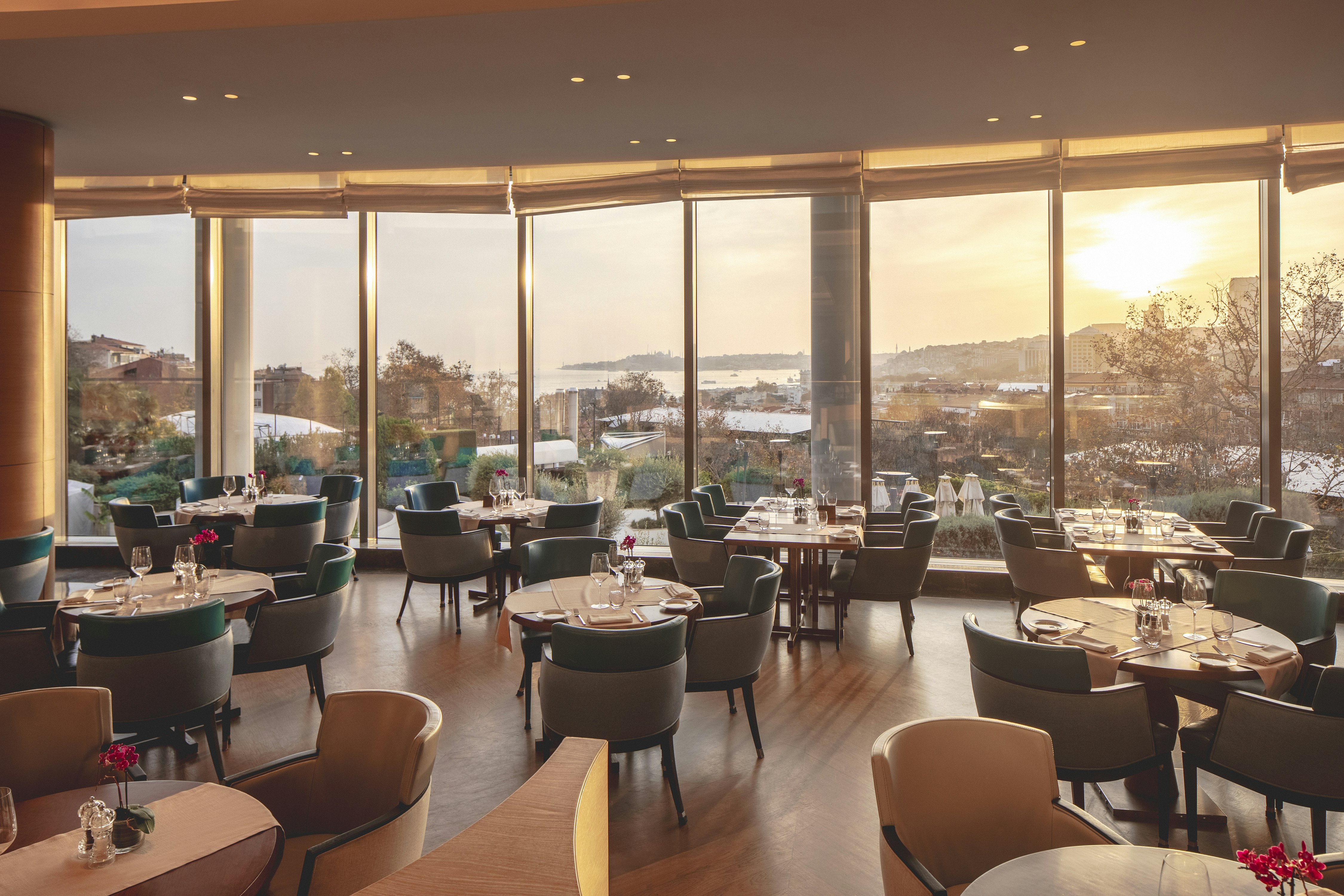 Conrad Istanbul Bosphorus 32/50