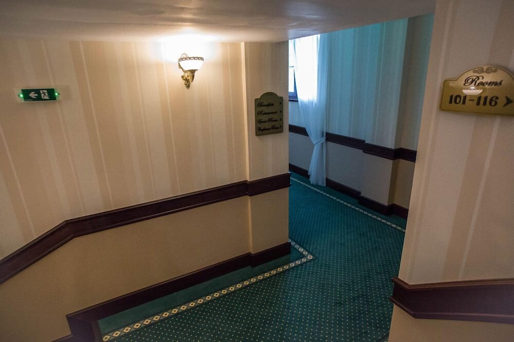 Magus Hotel 32/57