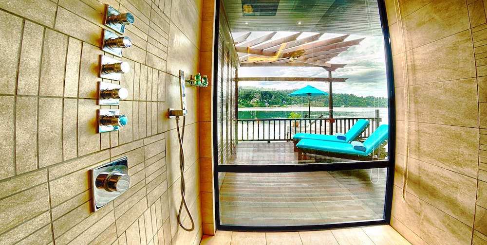 Gayana Marine Resort 23/71