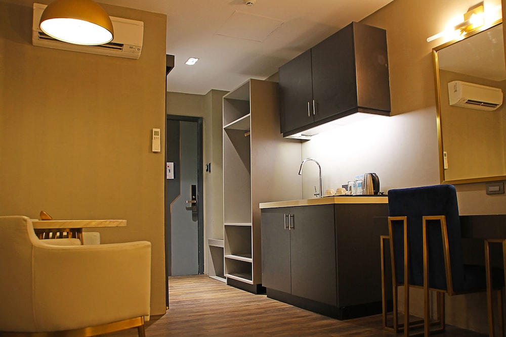 Pvl Suites 25/33