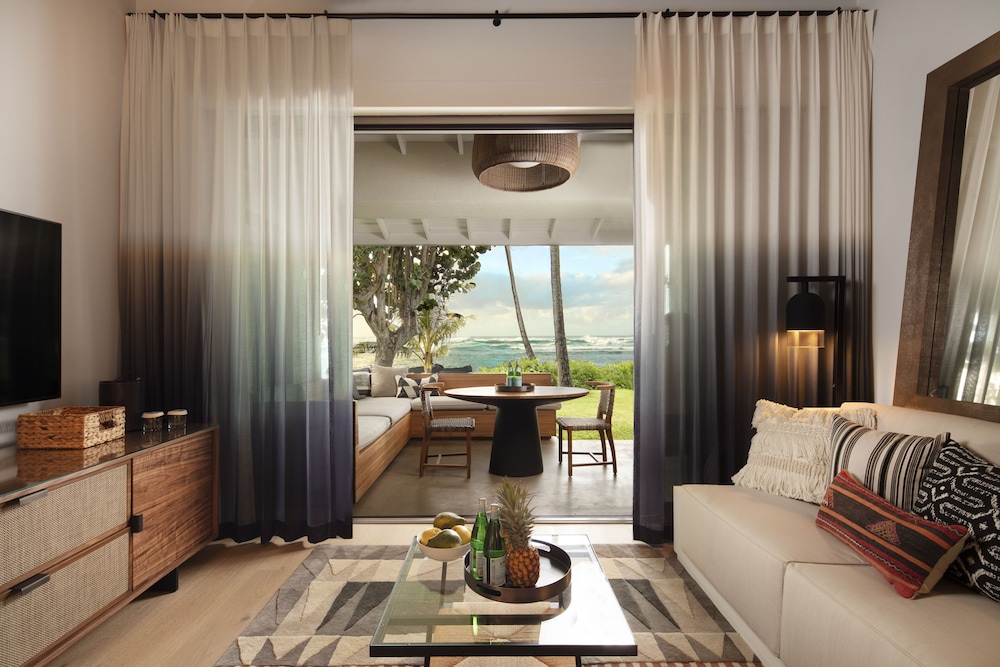 Bungalow, 2 Queen Beds, Ocean Front, Patio، The Ritz-Carlton O ahu, Turtle Bay 2/7