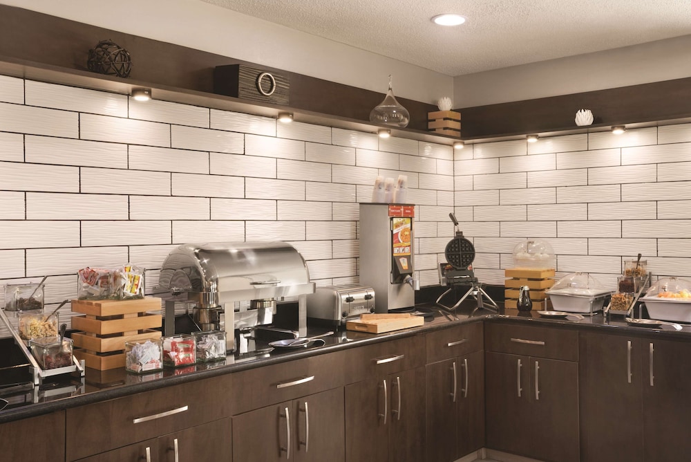 Country Inn & Suites by Radisson Indianapolis East 29/42
