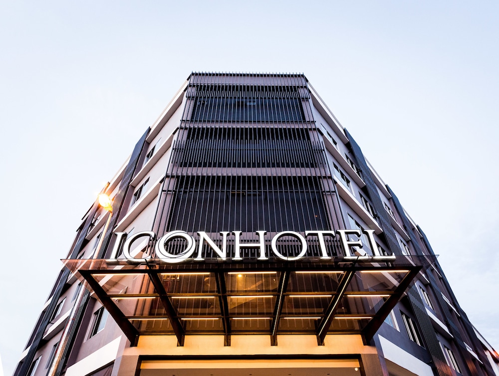 Icon Hotel 2/50