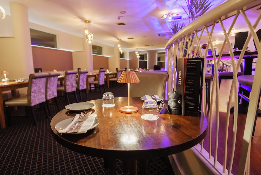 The Central Hotel Donegal 55/64