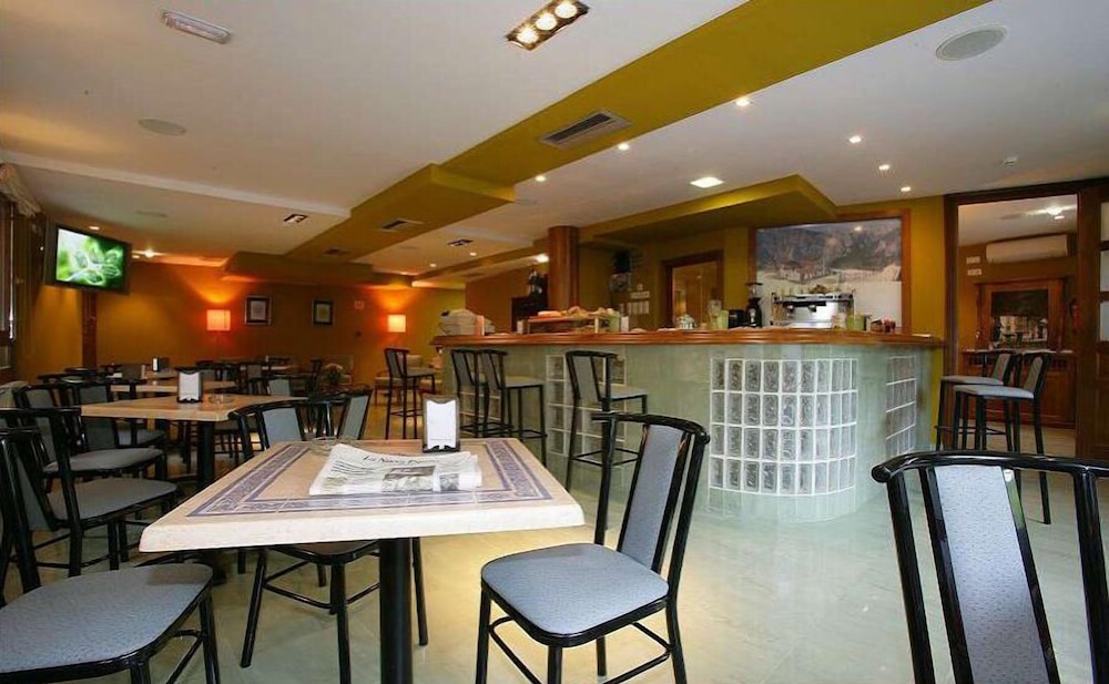Gran Hotel Cela 49/64