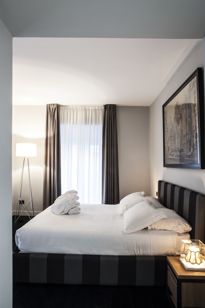 SUITE ART NAVONA 32/59