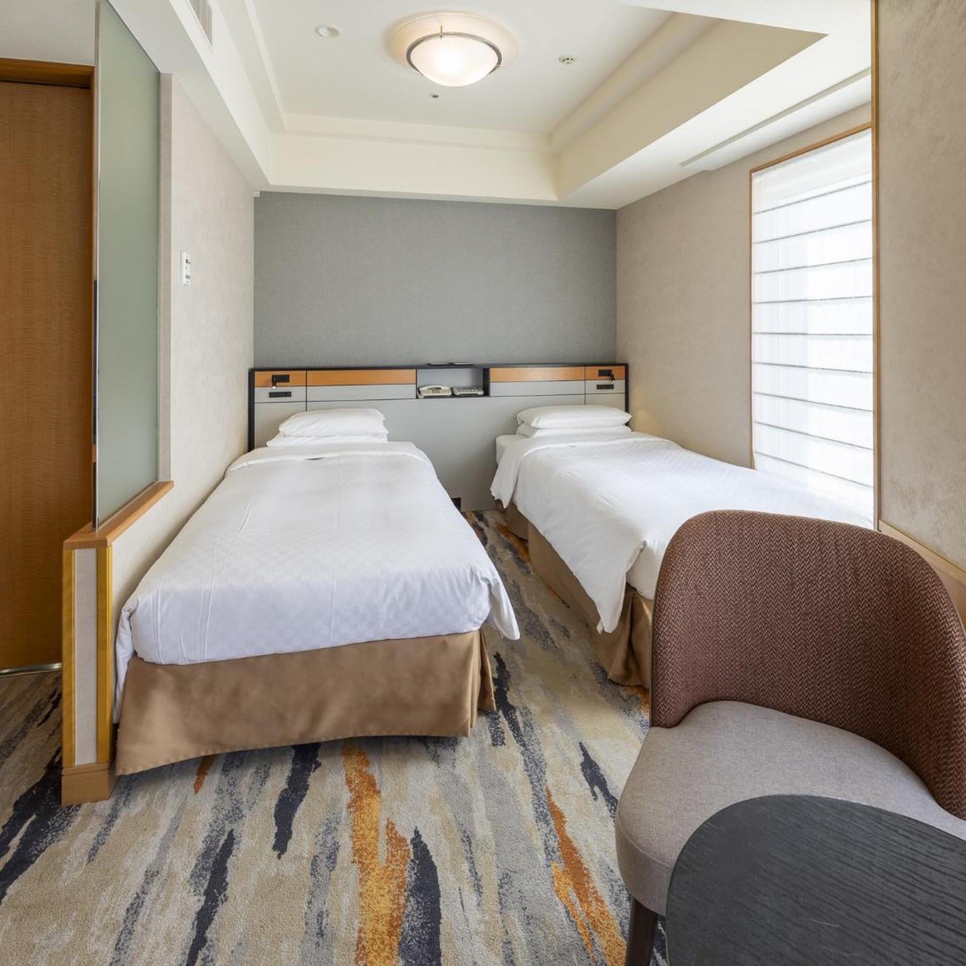 Economy, Twin Beds, Jr Hotel Clement Takamatsu 2/9