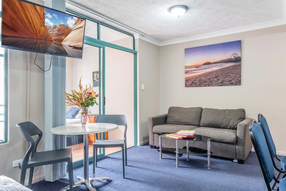 Aaa Airport Albion Manor Apartments and Motel 21/34