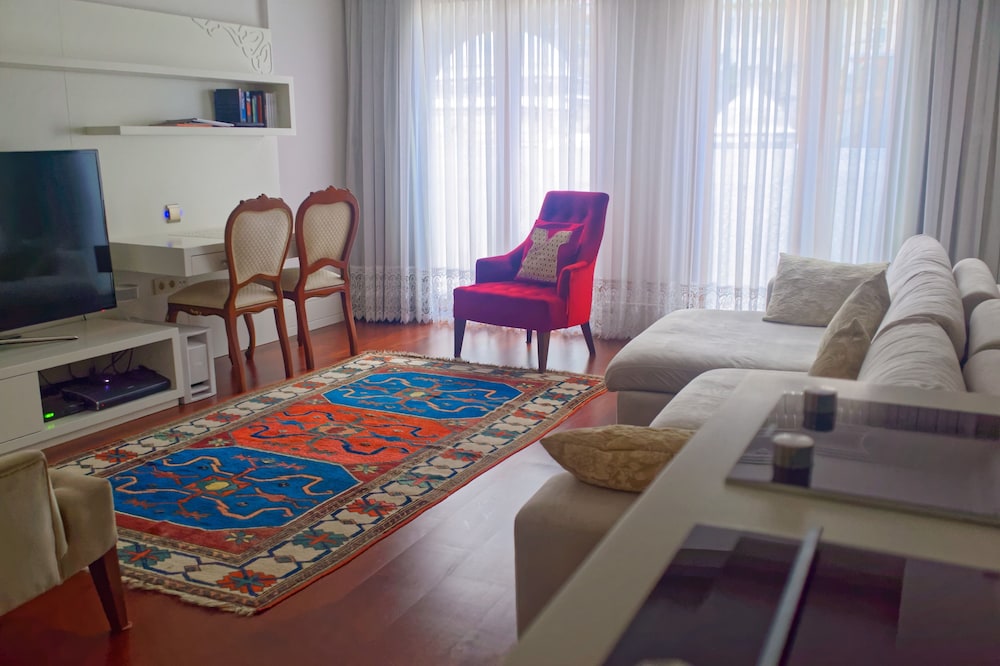 Ada Hotel 46/77
