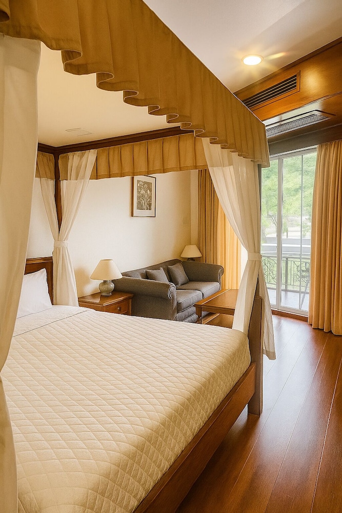 غرفة قياسية بسرير كينج بإطلالة على الجبل، The Orchid Hotel And Spa Kalim Bay 4/10