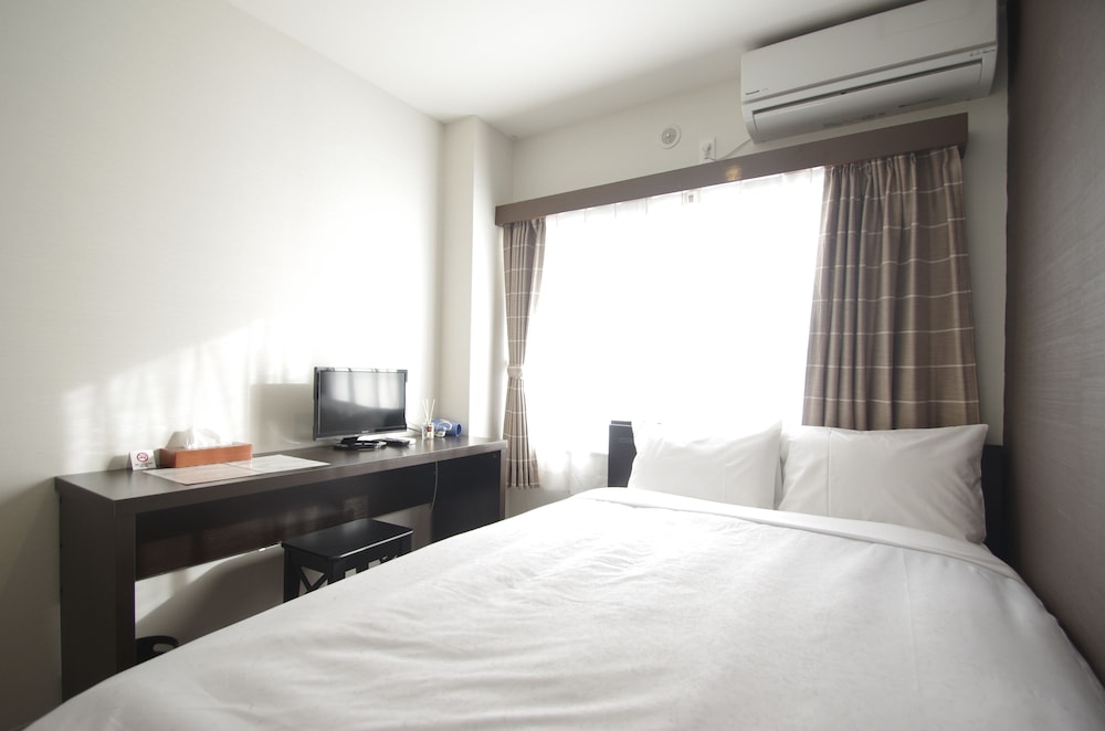 ROOM, DOUBLE BED