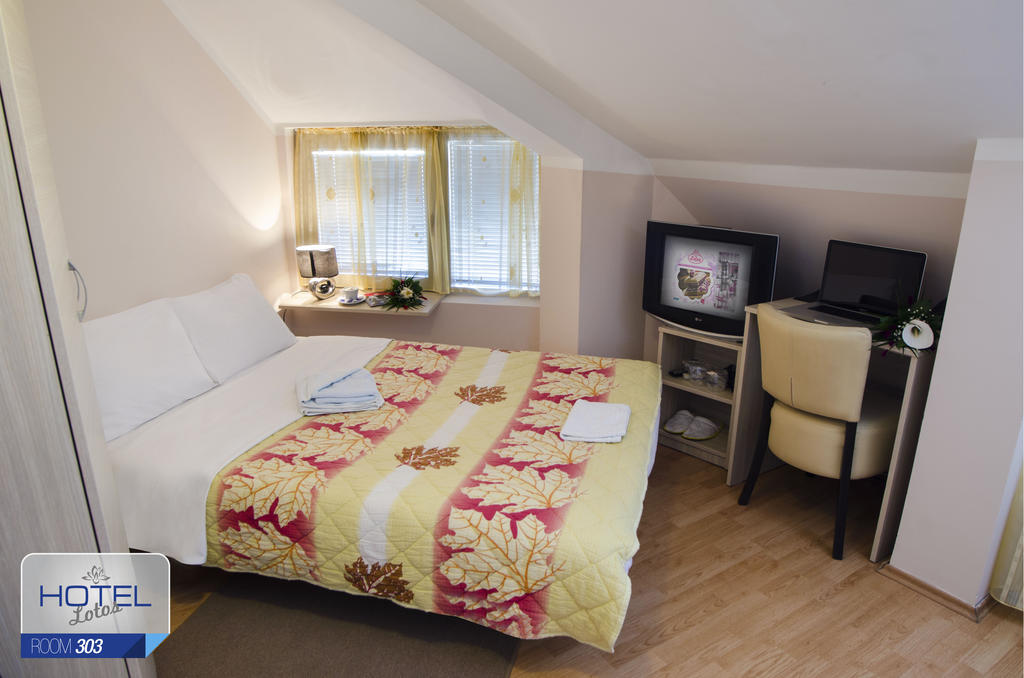 Standard, Double or Twin Bed