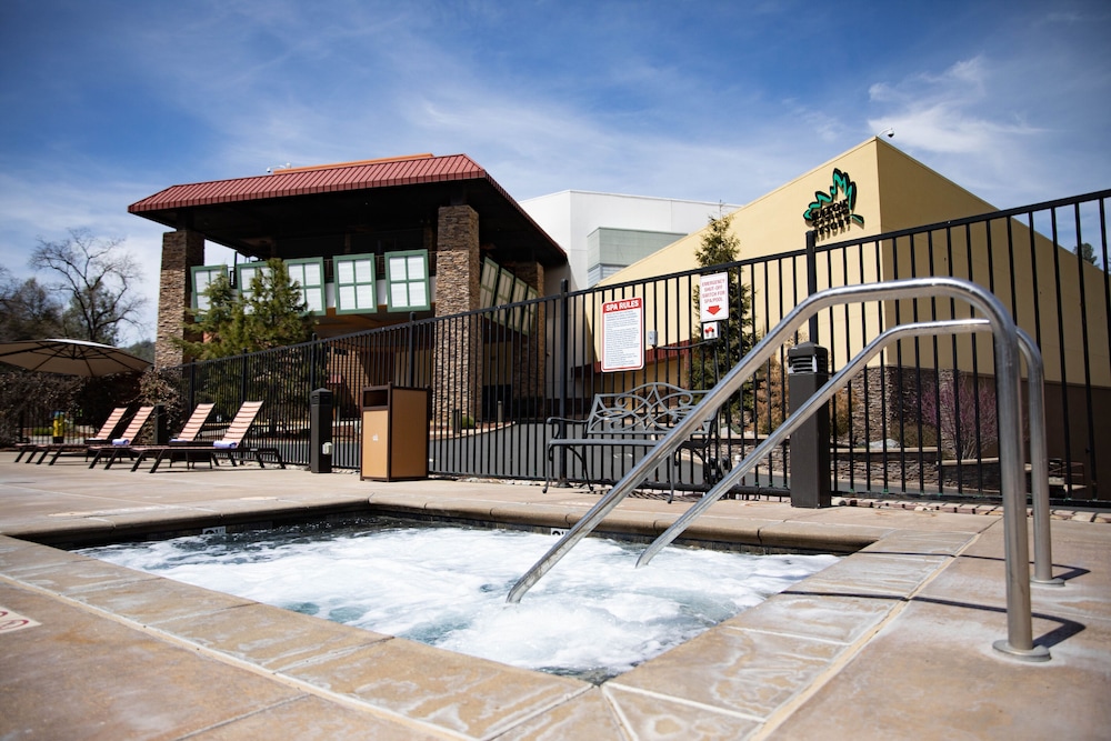 swimming pool spa