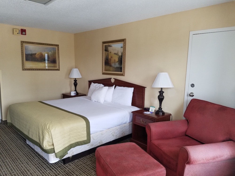 Baymont by Wyndham Dublin 4/17