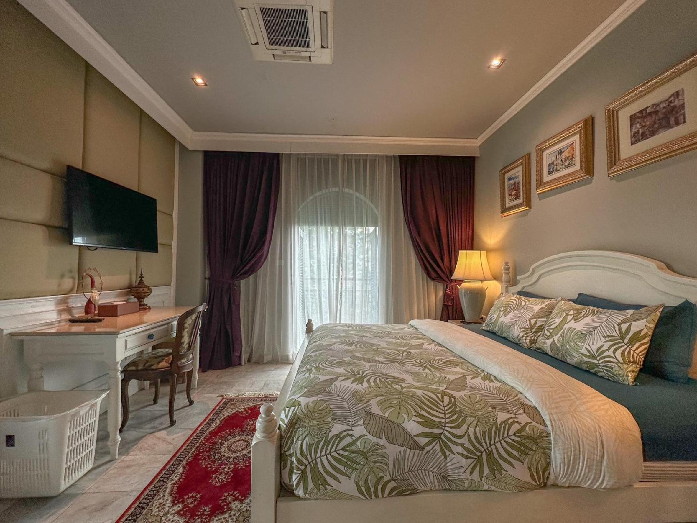 2 Bedrooms, Suite