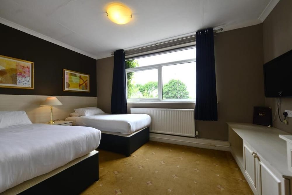 Birch Hotel 15/64