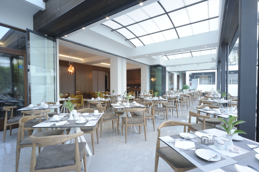 Atrium Ambiance Hotel 33/46