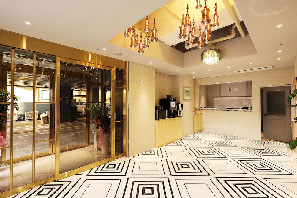 Tower Palace Tourist Hotel 6/50