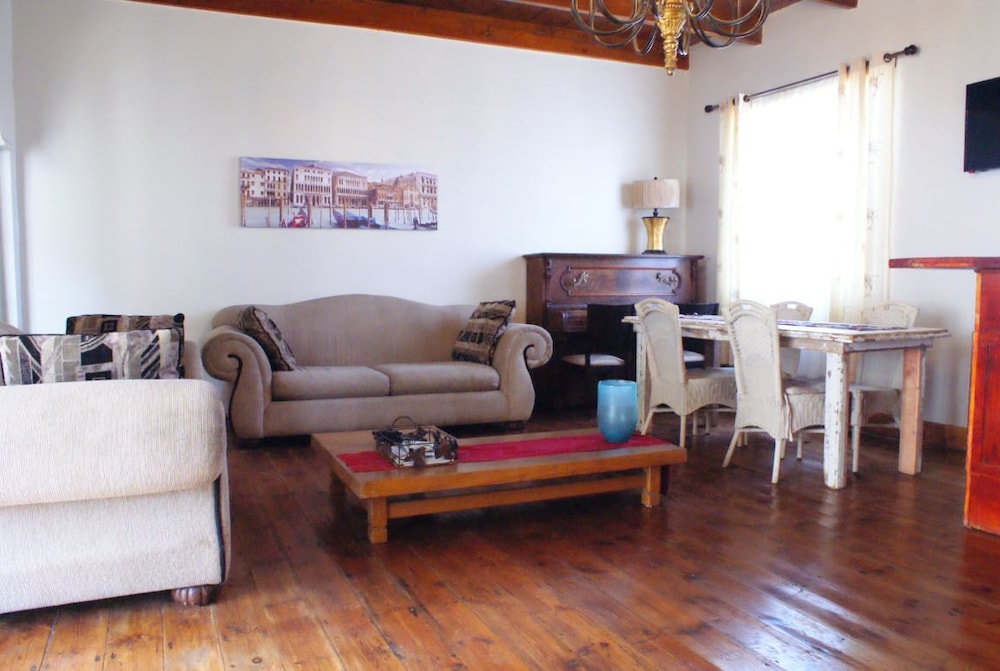 Mr Pell's House Self-Catering Accommodation 13/20