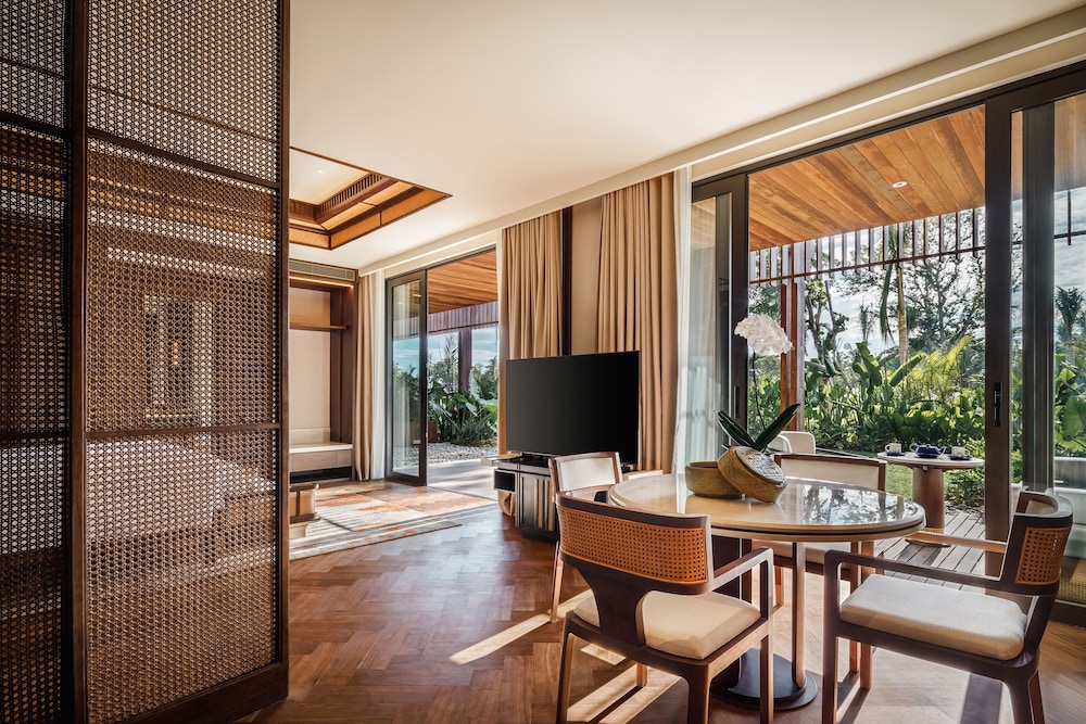 The Meru Sanur 37/49