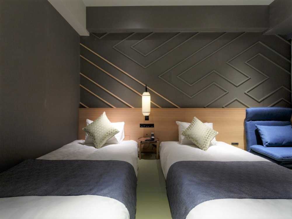 Japanese, Moderate, Twin Beds