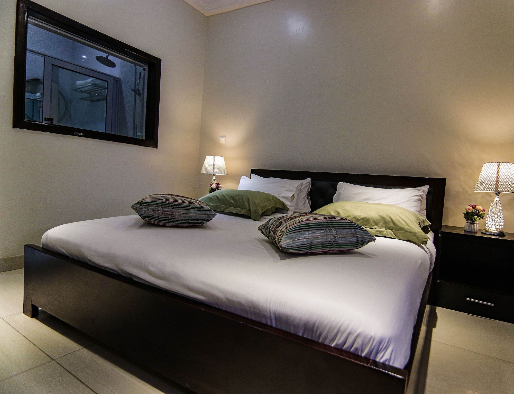 DELUXE, SUITE, QUEEN BED, EXECUTIVE LEVEL