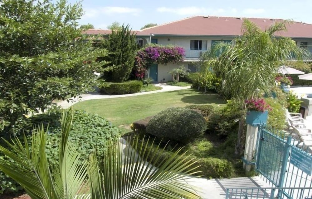 California Suites 47/55
