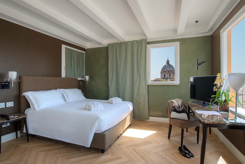 Damaso Hotel 11/40