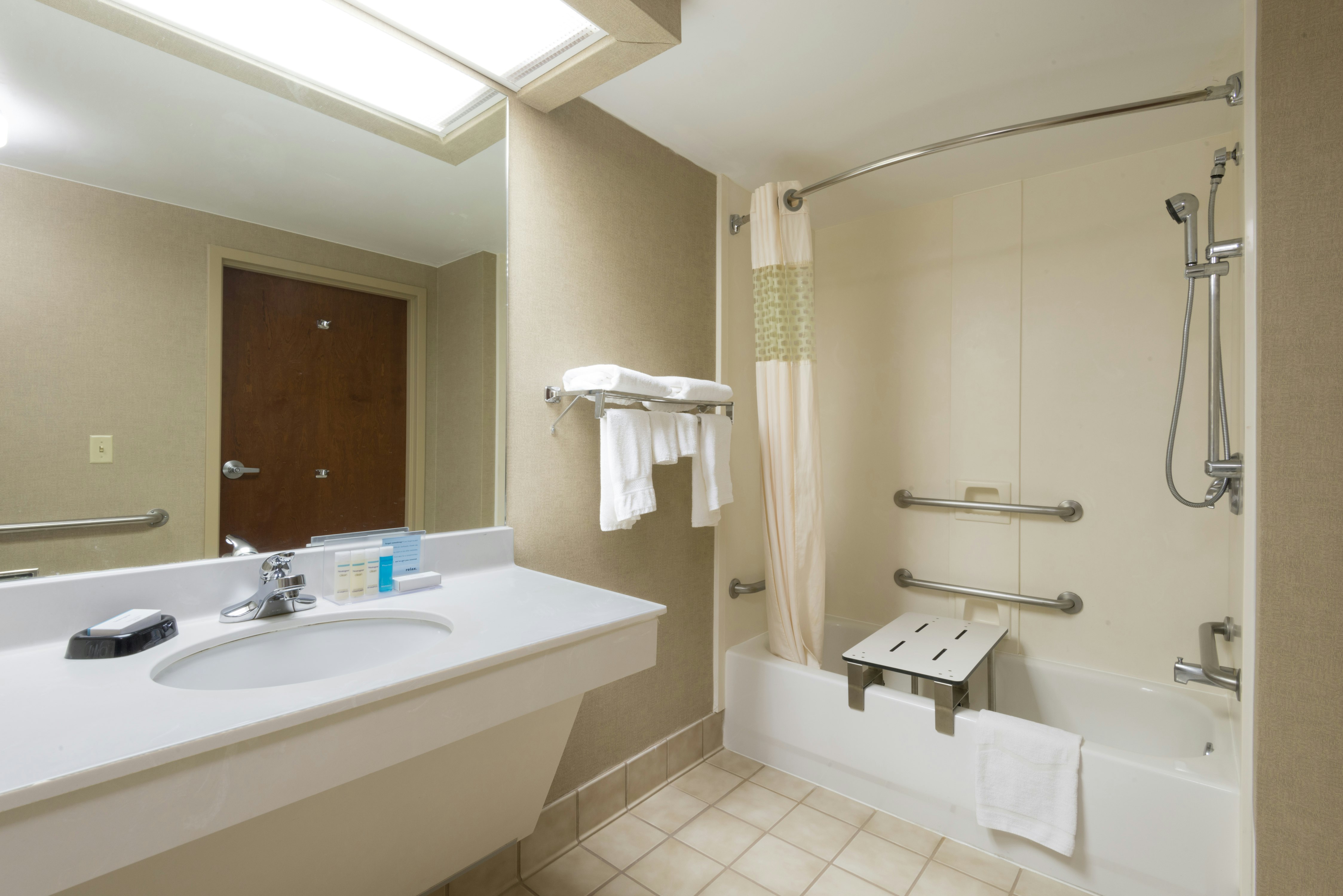 Hampton Inn Wilkesboro 50/50