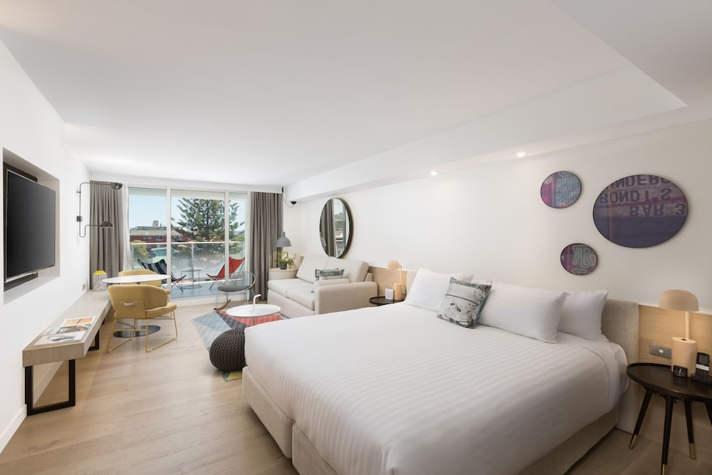QT Bondi 3/30
