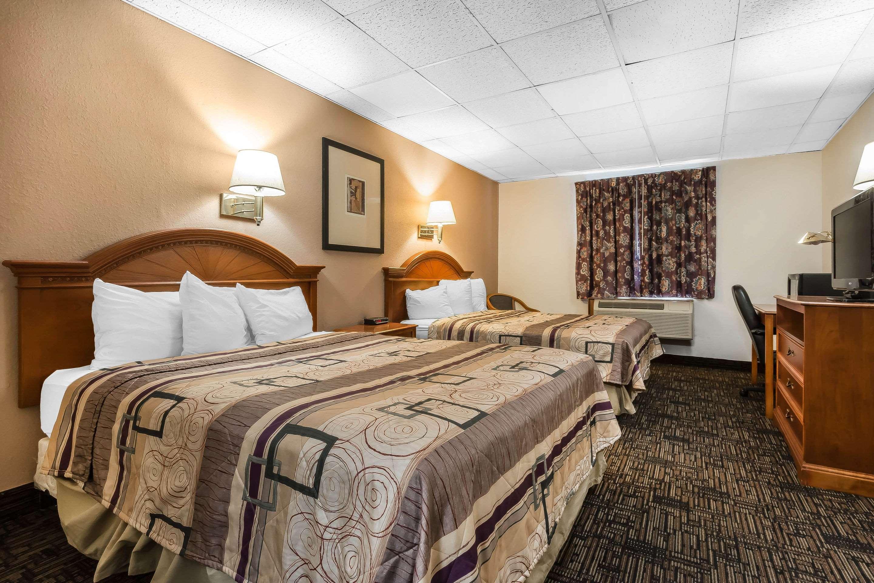 Efficiency, Suite, 2 Double Beds