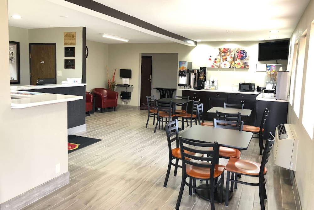 Super 8 By Wyndham Natchitoches 32/37