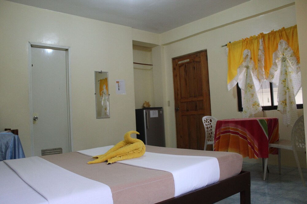 Escurel Inn 17/24