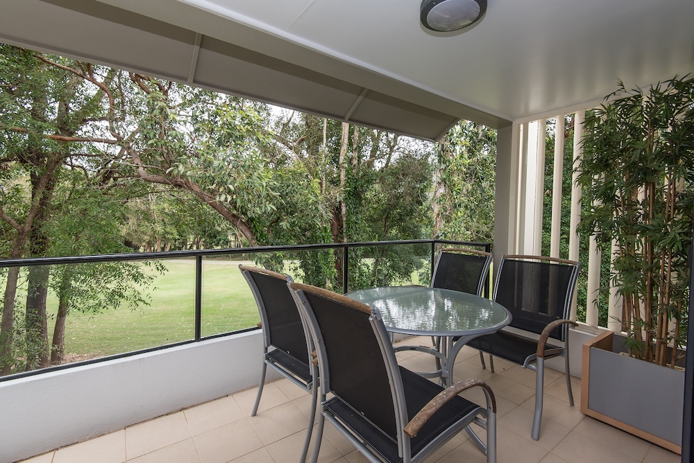 Noosa Springs Golf Resort Spa 55/65