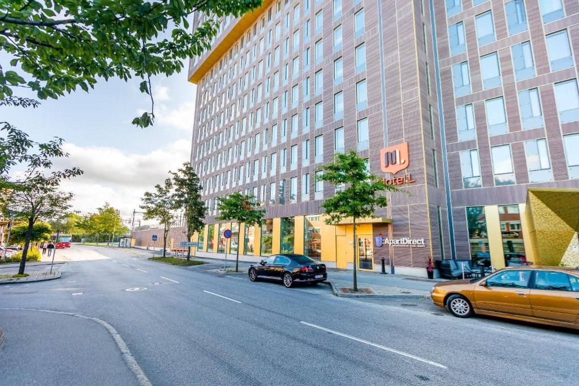 ApartDirect Alvsjo 2/2