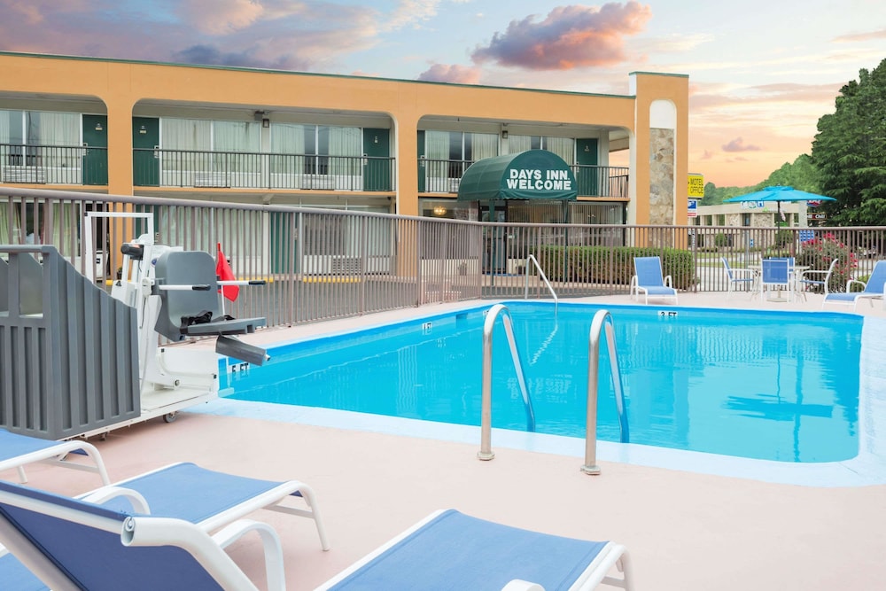 Days Inn by Wyndham Clayton 3/26