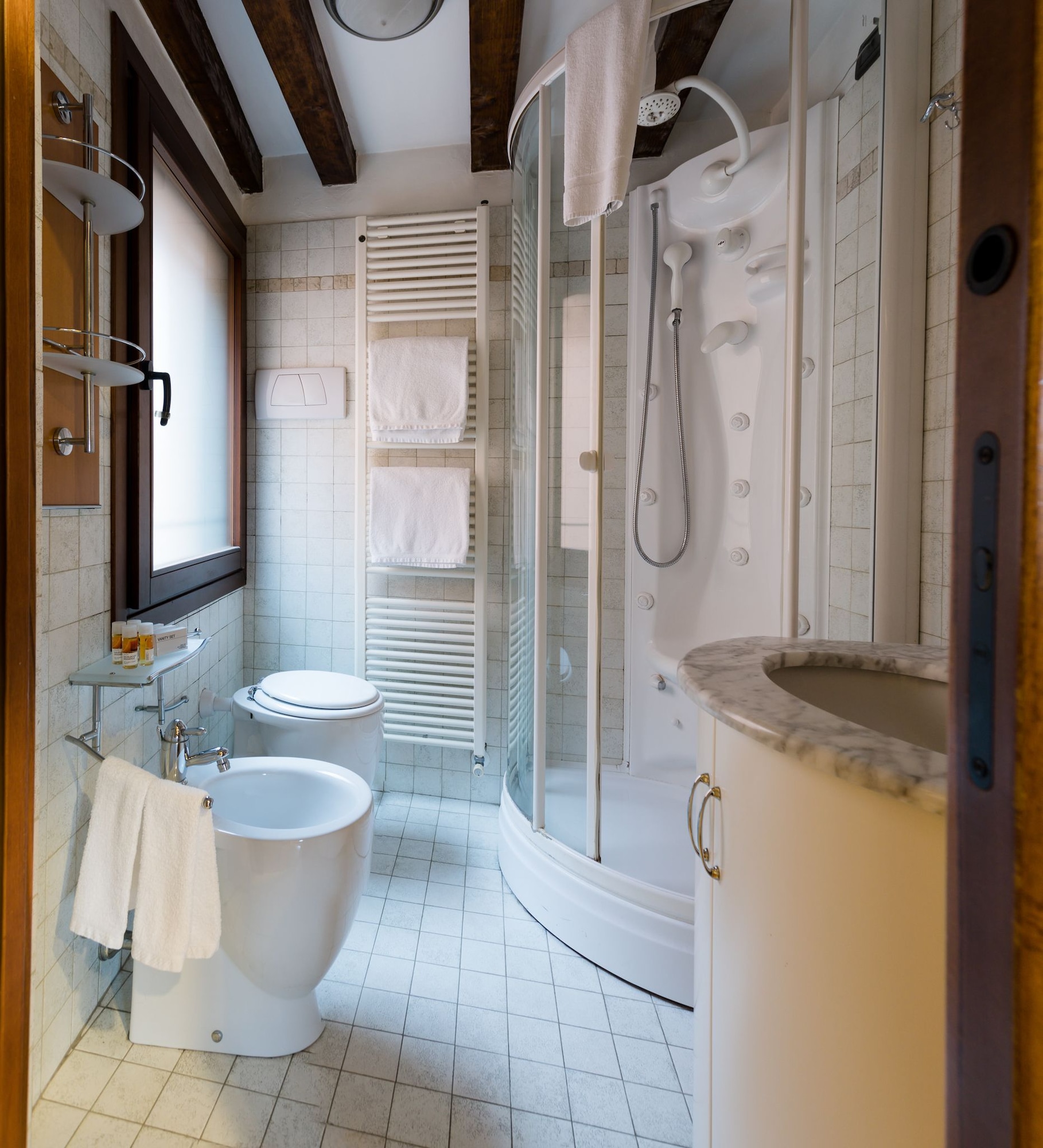 شقة بسرير كوين بشرفة، Margherita House Venice 5/6