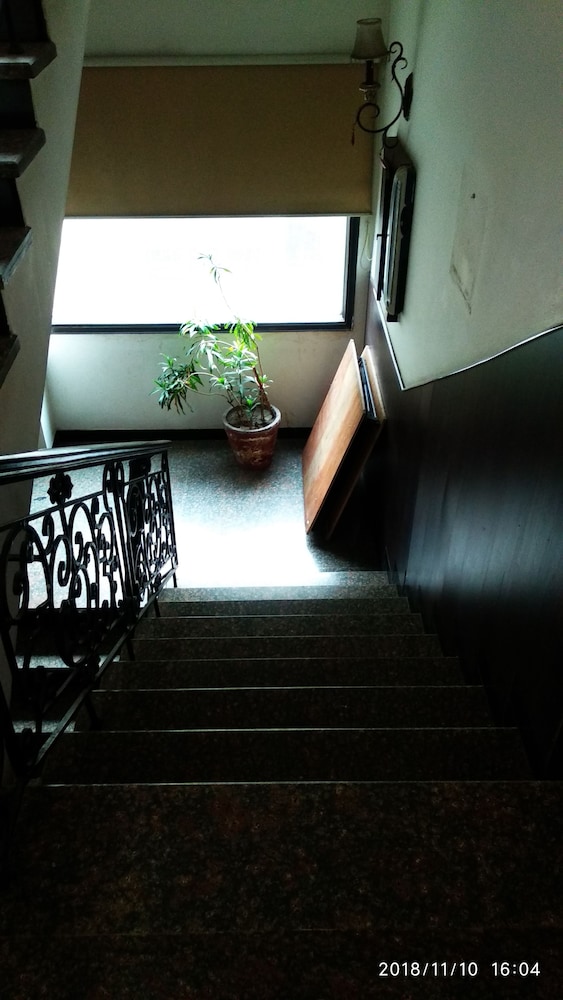 Metropolis Guest House 30/50
