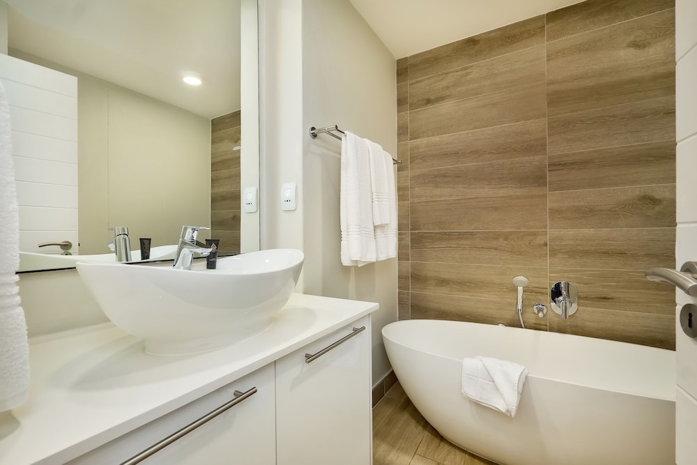 The Regency Apartment Hotel Menlyn 12/40