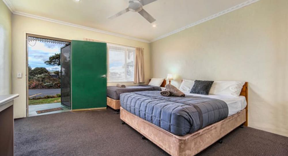 Wintersun Gardens Motel 6/28