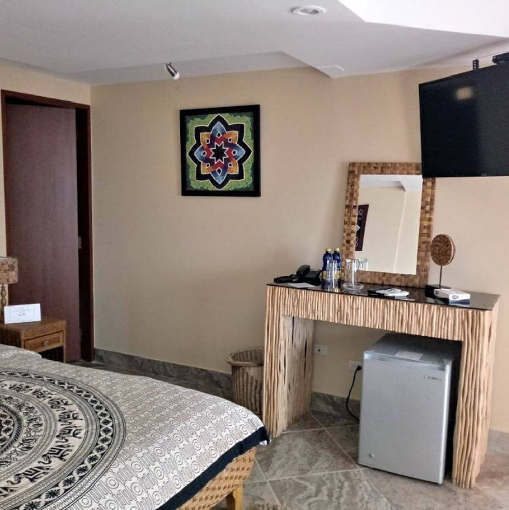 Dharma Beach Hotel 13/57
