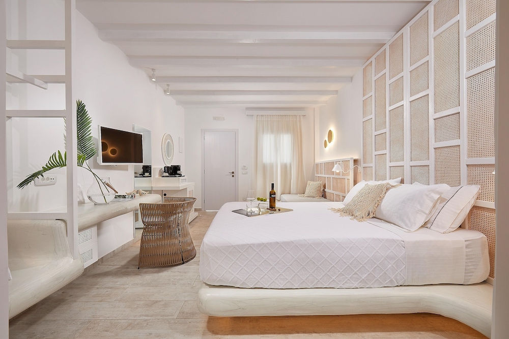 COMFORT, SUITE, GARDEN VIEW
