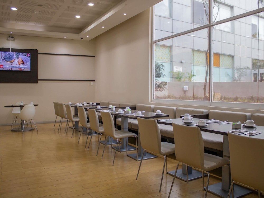Ibis Monterrey Valle 38/50