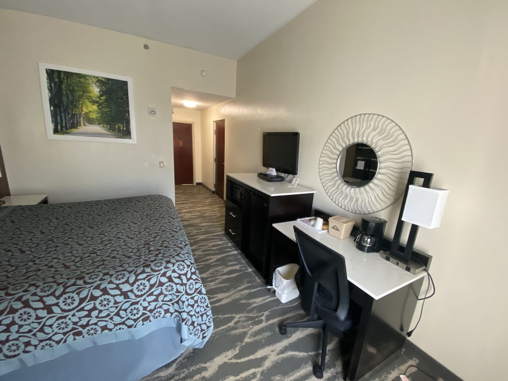 Days Inn By Wyndham Budd Lake 21/26