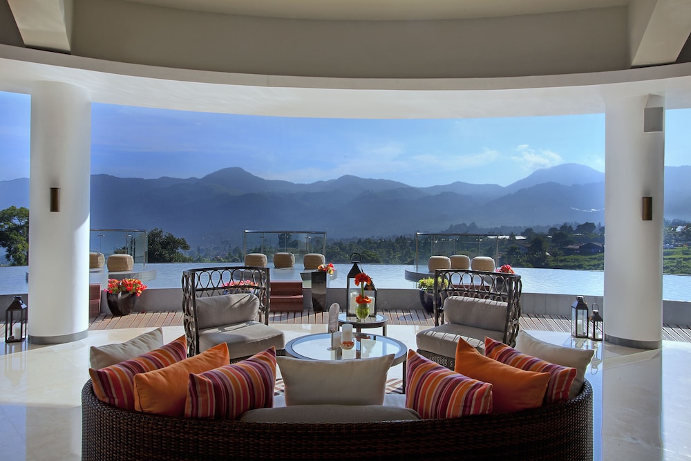 Pesona Alam Resort & Spa 32/50