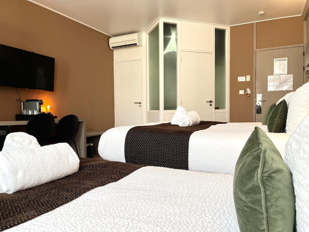 غرفة ثلاثية بسرير مزدوج وسرير فردي بغرفة نوم واحدة، Hotel Le Renard 4/10