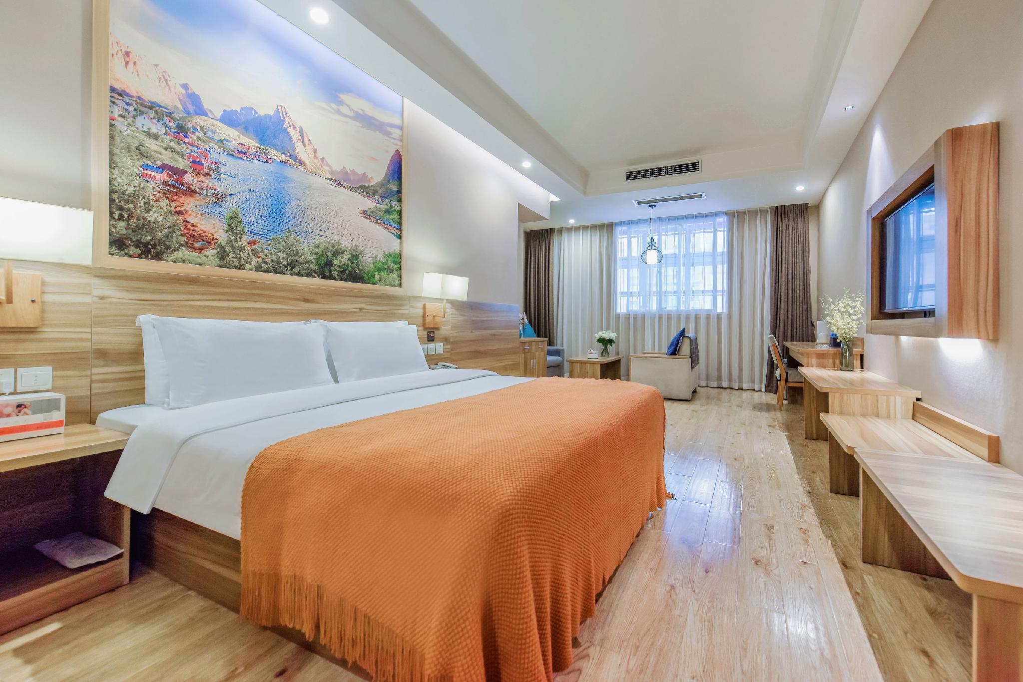 Seaman Hotel (Chongqing Jiazhou Hongqi Hegou Light Rail Station) 13/42