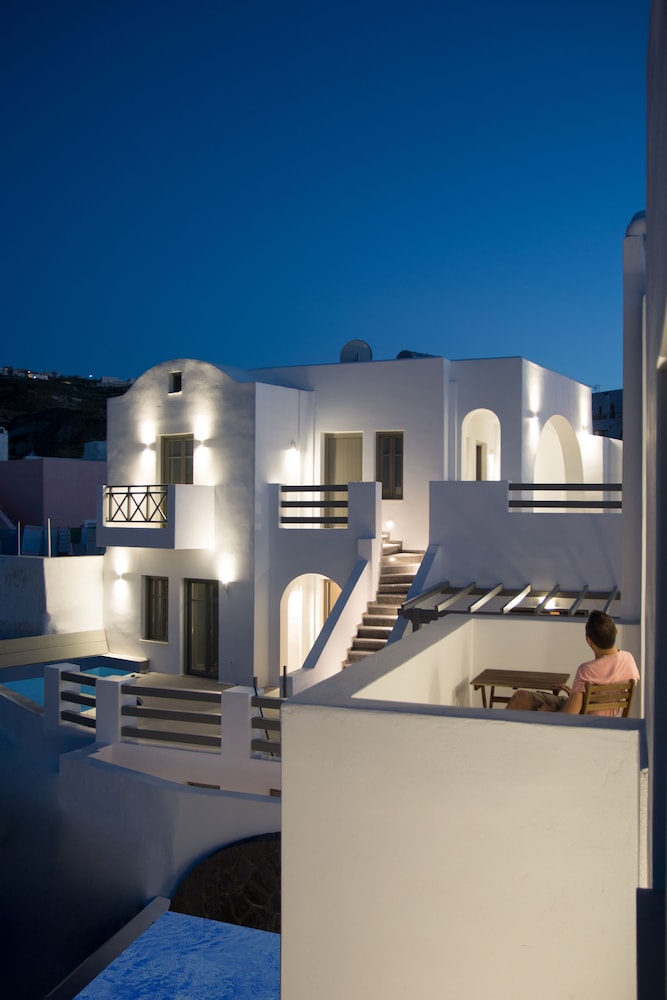 Amphitrite Suites Santorini 4/68