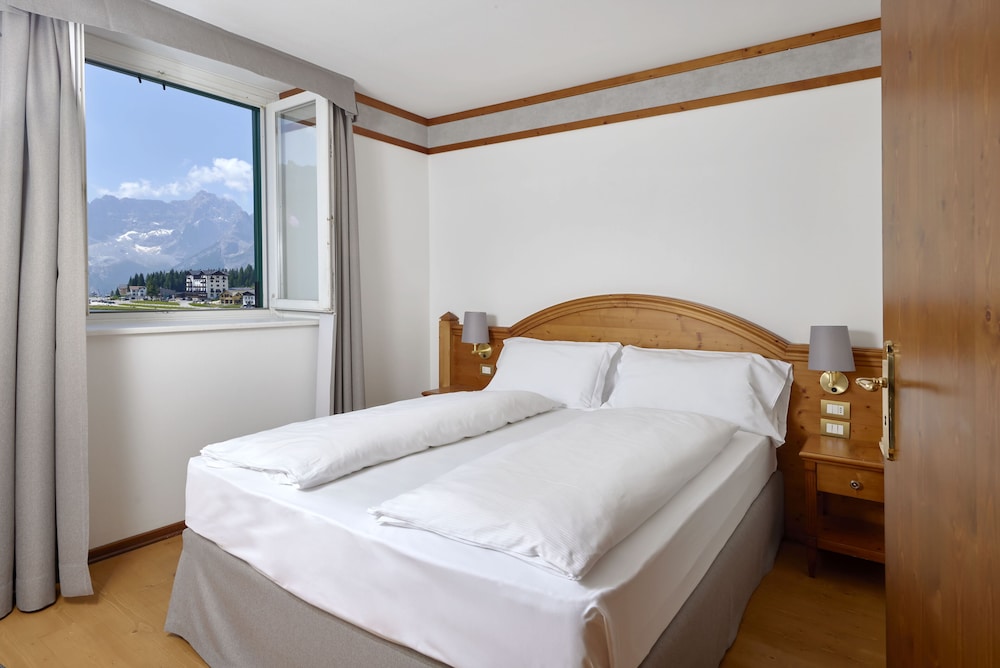 GRAND HOTEL MISURINA 36/87