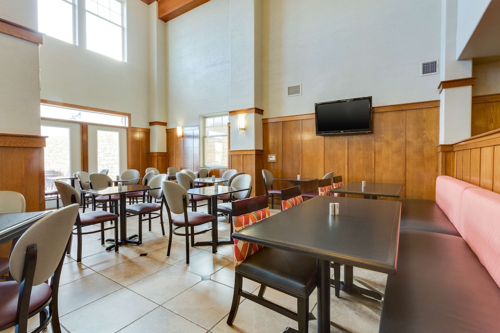 Drury Inn and Suites Las Cruces 33/39